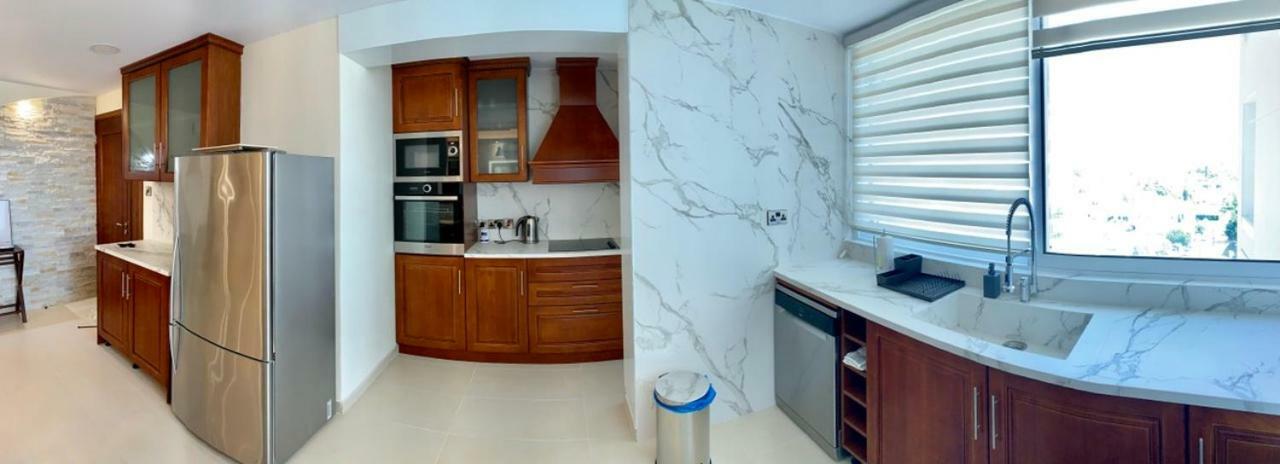 Modern 2 Bed Room Large Apartment Nikozja Zewnętrze zdjęcie