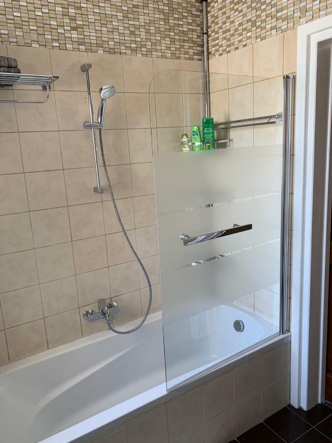 Modern 2 Bed Room Large Apartment Nikozja Zewnętrze zdjęcie