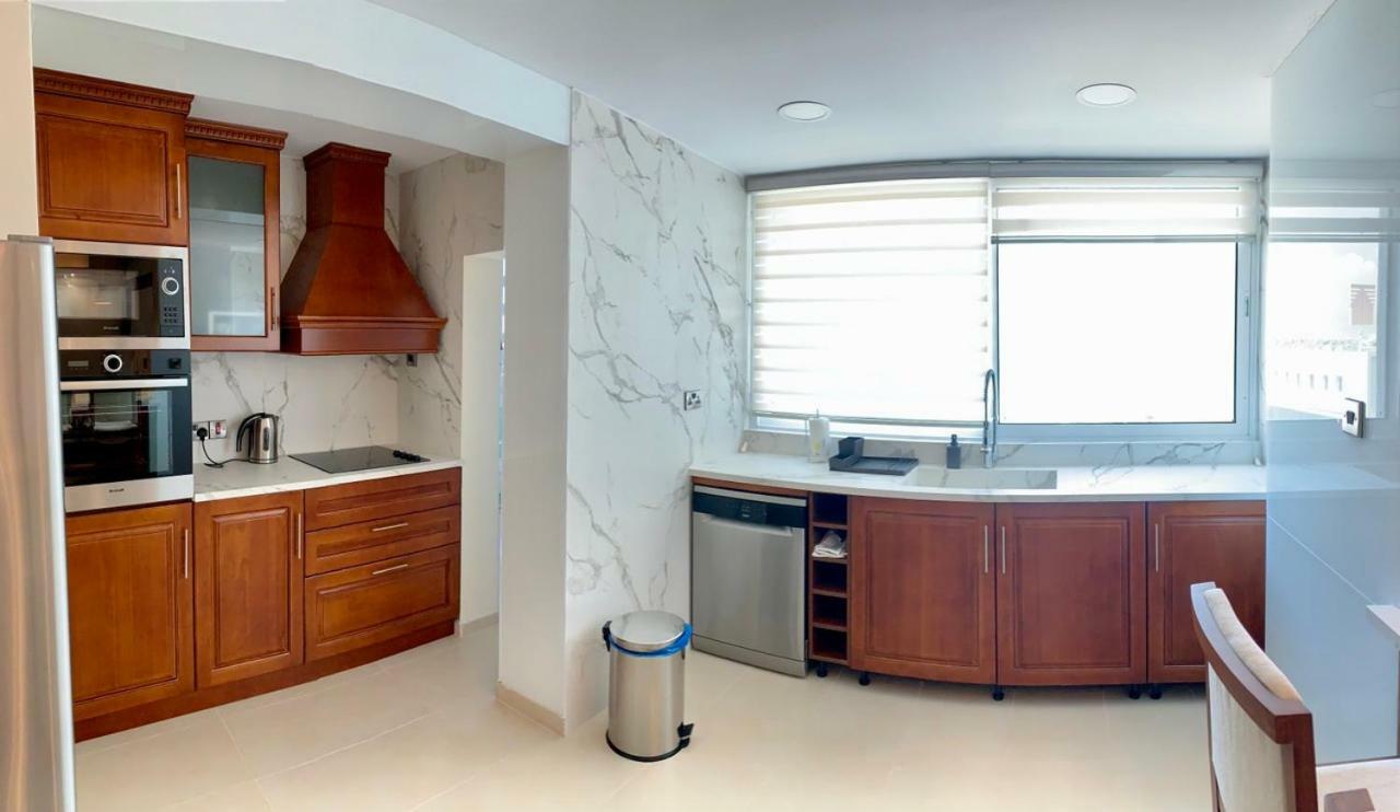 Modern 2 Bed Room Large Apartment Nikozja Zewnętrze zdjęcie